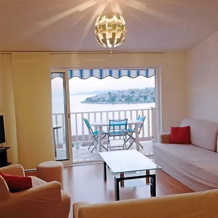 Apartment Wind