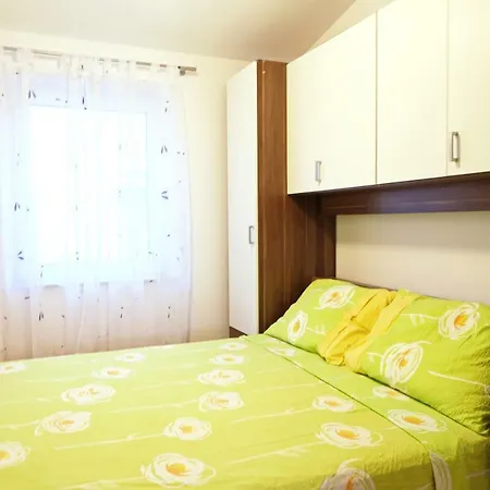 Apartment Wind
